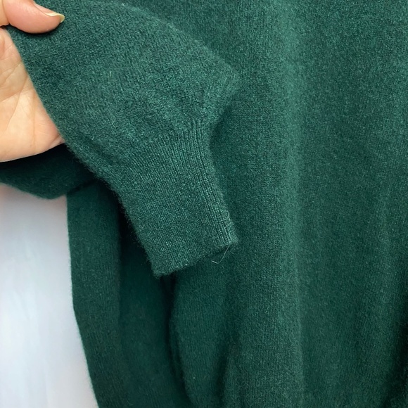 Vintage Menʻs Scottish Lambʻs Wool Forest Green V-Neck Pullover Sweater  Medium - Picture 4 of 7
